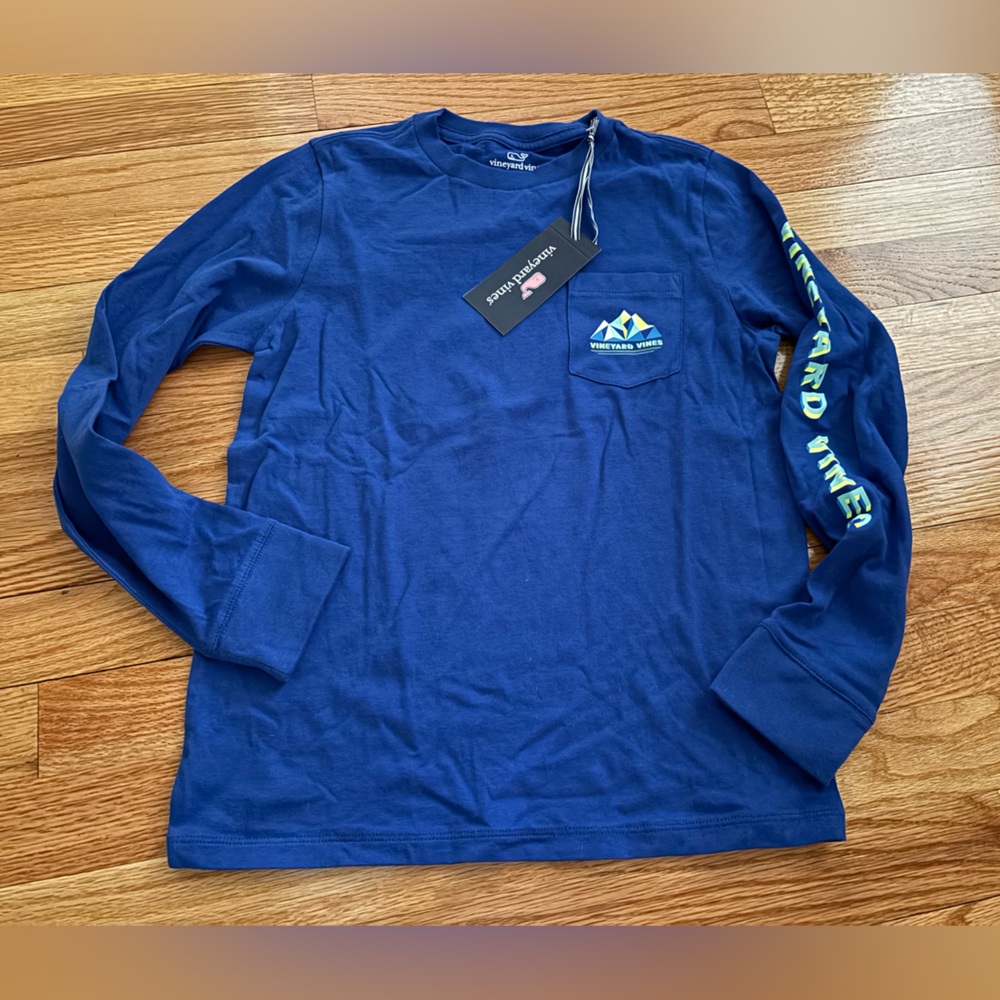 Vineyard vines long sleeve mountain logo tee